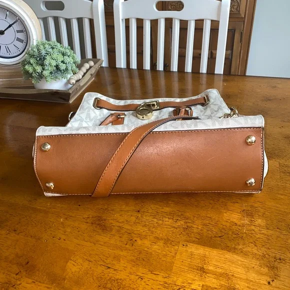 MICHAEL KORS LG HAMILTON TOTE Vanilla with lock and key - Picture 9 of 9